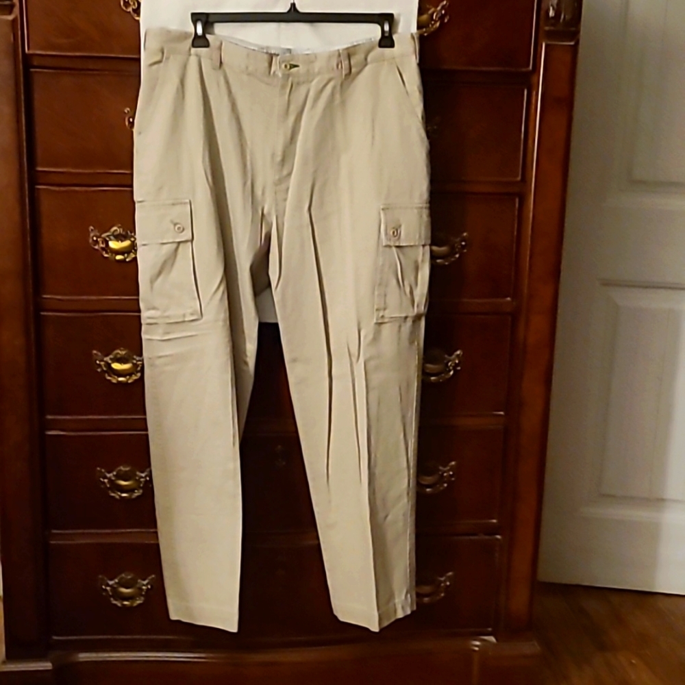 Tommy Hilfiger men's cargo pants in tan.